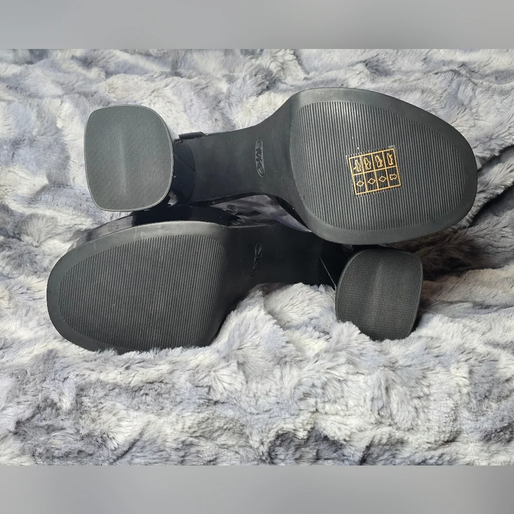 NWB MICHAEL Michael Kors Flower Elodie Patent Leather‎ Platform Sandal Size 9.5